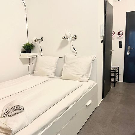 Studio Apartment By Hi5- Rottenbiller Apartment Budapest Exterior photo