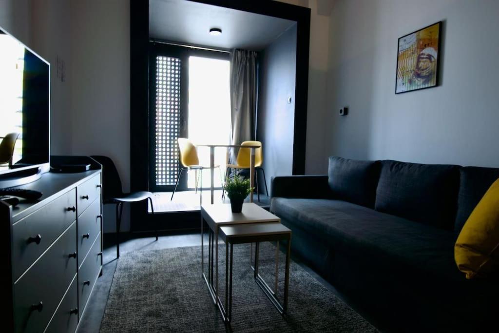 Studio Apartment By Hi5- Rottenbiller Apartment Budapest Exterior photo