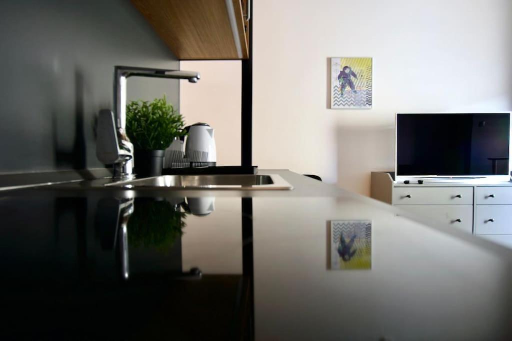Studio Apartment By Hi5- Rottenbiller Apartment Budapest Exterior photo
